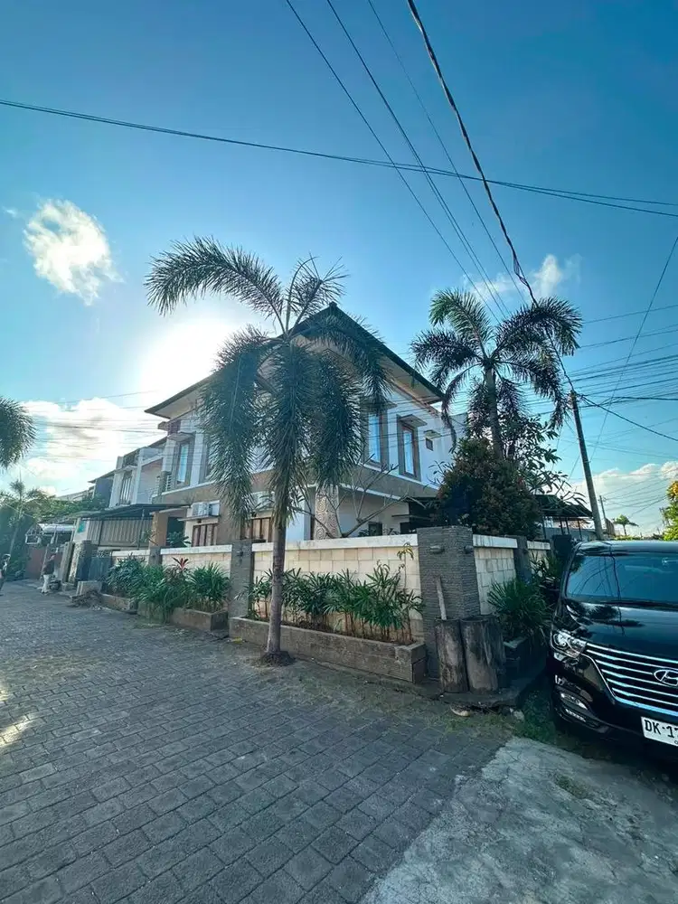 Dijual Rumah di Kawasan Elit Renon Panjer
