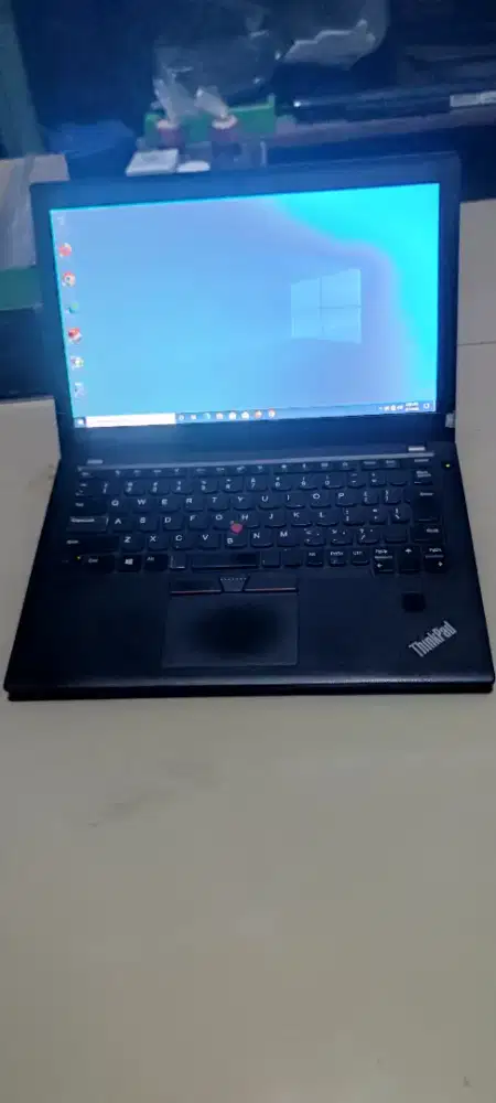 thinkpad x270 Ram 8 GB Ssd 256 GB tinggal pakai aj nieh