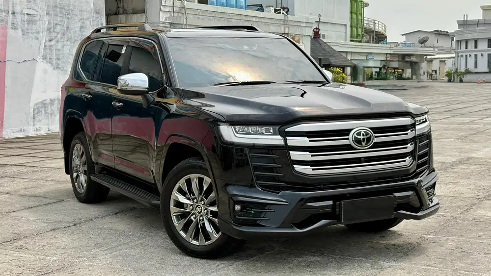 [KM 10.000]TOYOTA LAND CRUISER VXR 300 HITAM AT 2023 VX-R VXR300 GR