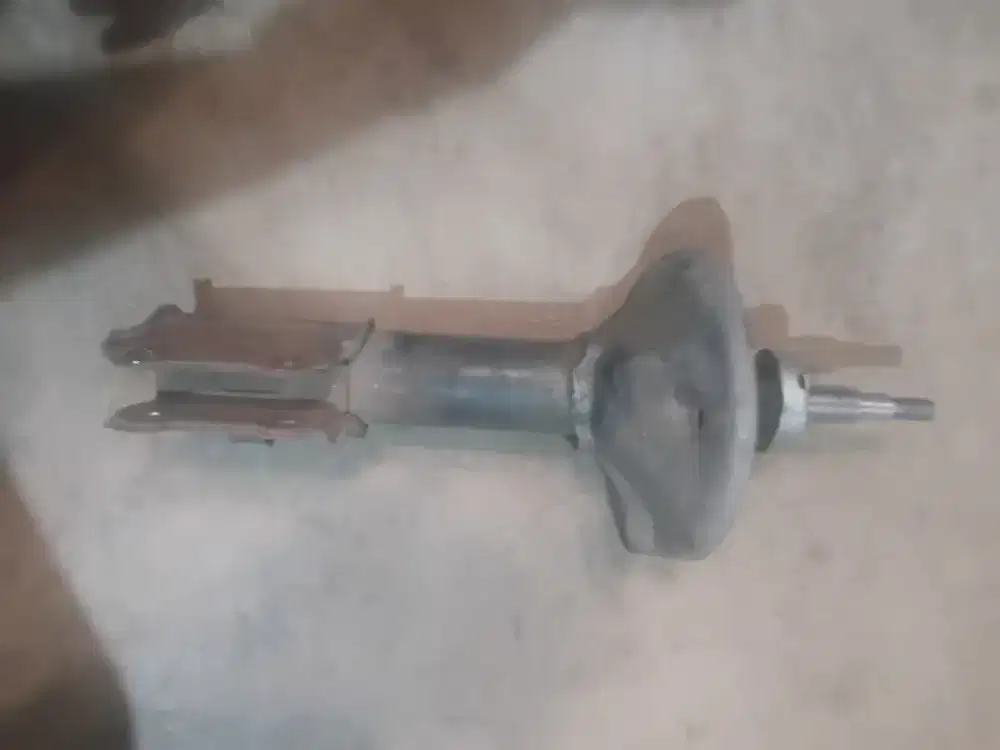 Shocbreaker kiri depan bekas mobil harga 50 rb kondisi apa adanya
