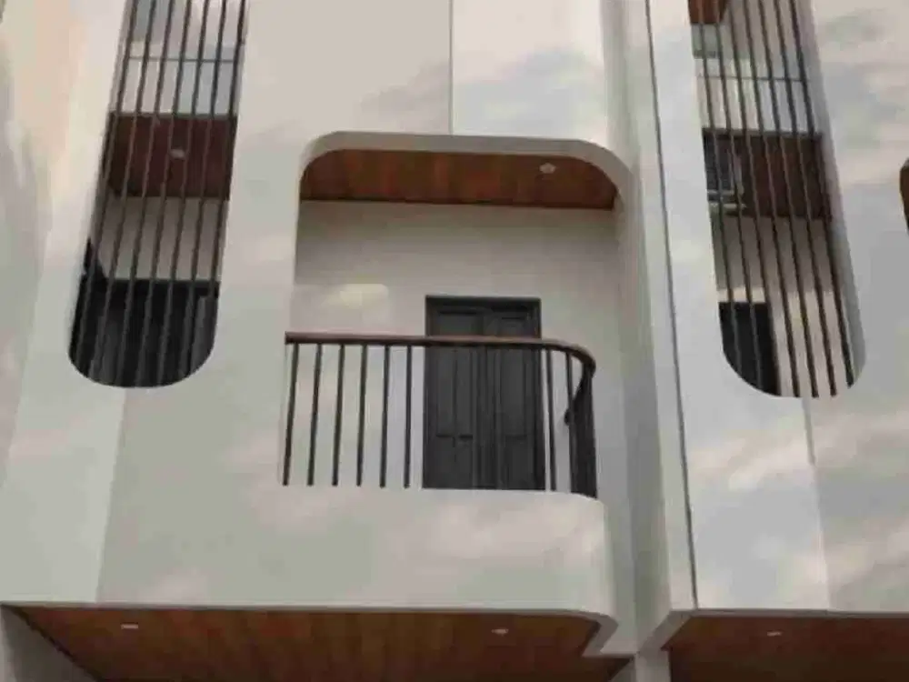 Rumah Ready Stock 3 Lt Plus Rooftop di Utan Kayu Utara Dekat Stasiun Manggarai, Toll Rawamangun, UNJ, BPKP, Cempaka Putih, RS. Persahabatan,