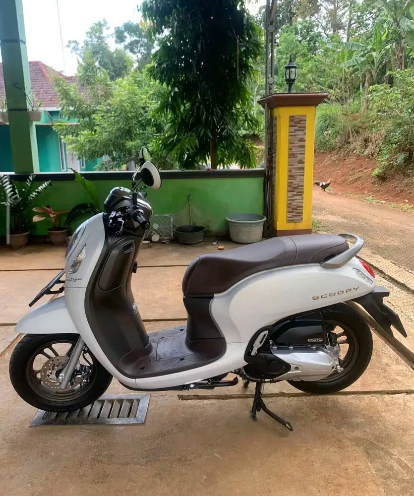 SCOOPY PUTIH DOFF