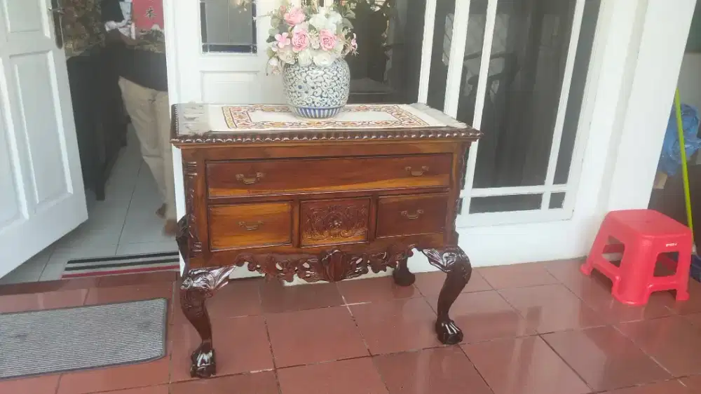 Meja consul kayu jati lawas model Eropaan