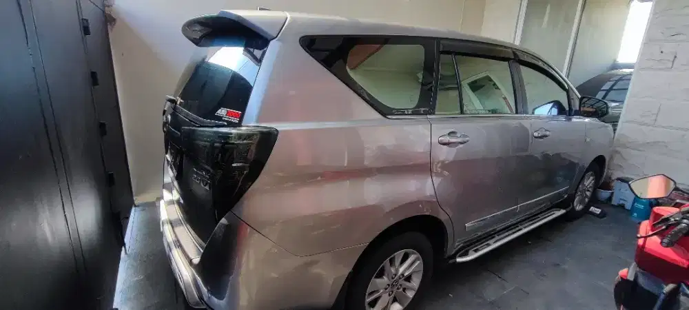 Jual Innova reborn luxury 2.0 bensin 2017 MT Silver