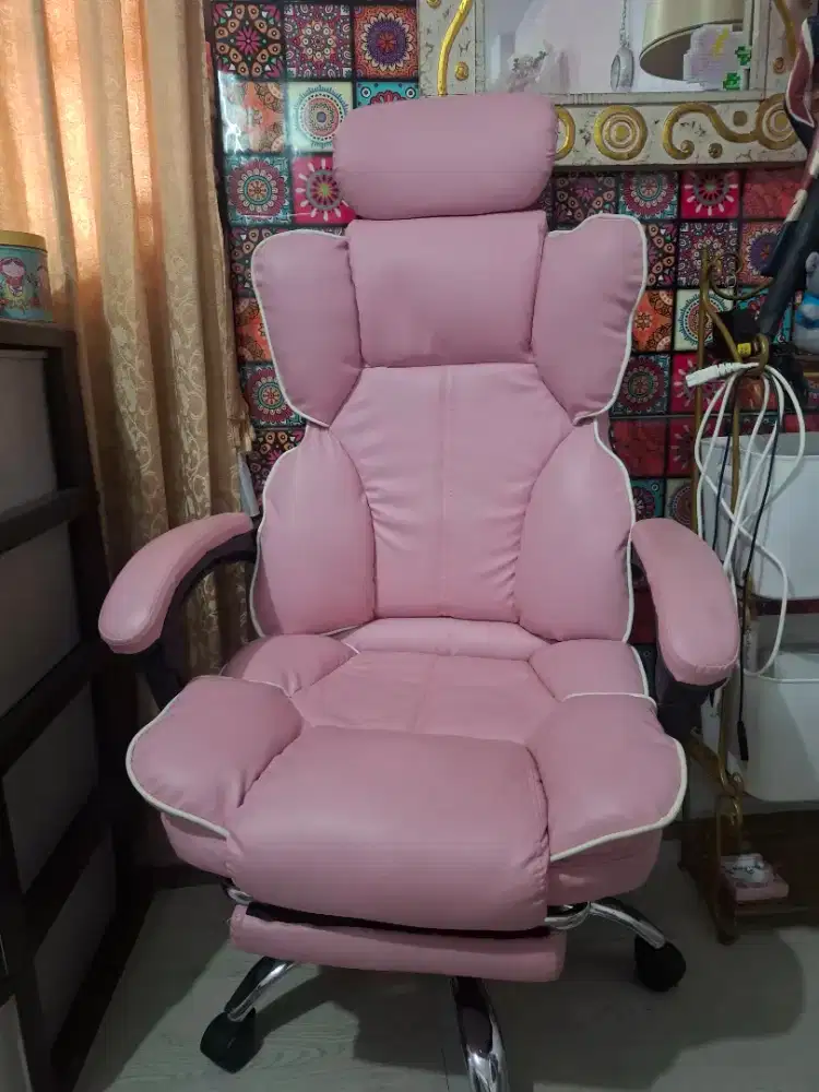 Kursi gaming empuk tebal nyaman kondisi bagus bersih