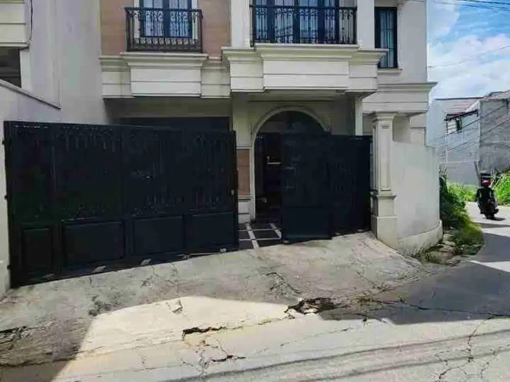 Take Over 85 Juta Rumah 2 Lantai Hadap jalan di Cilodong Depok