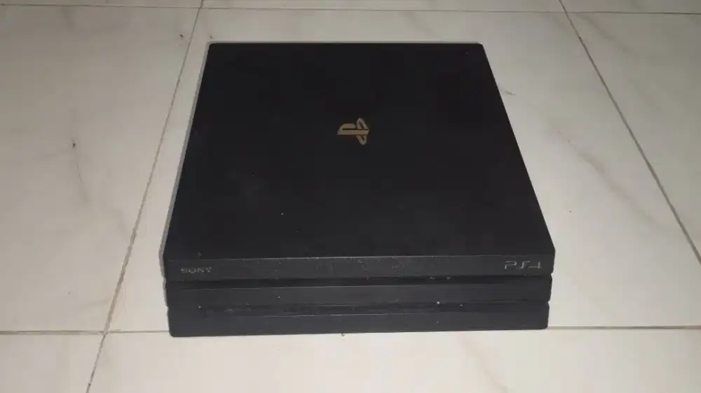 Dijual PS4 Pro 2TB Ori Seri CUH-7000B FC26