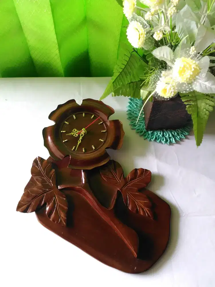 Jam dinding unik model bunga dr kayu jati