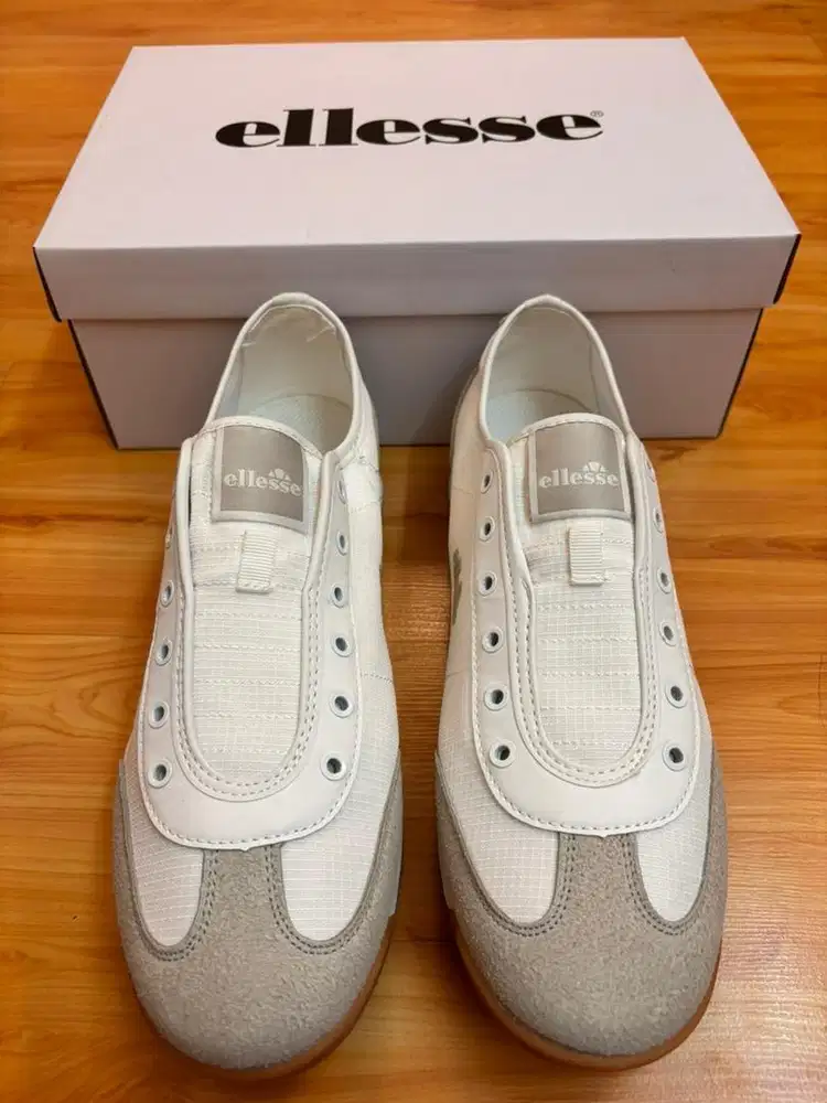 Sepatu Ellesse Pria size 44