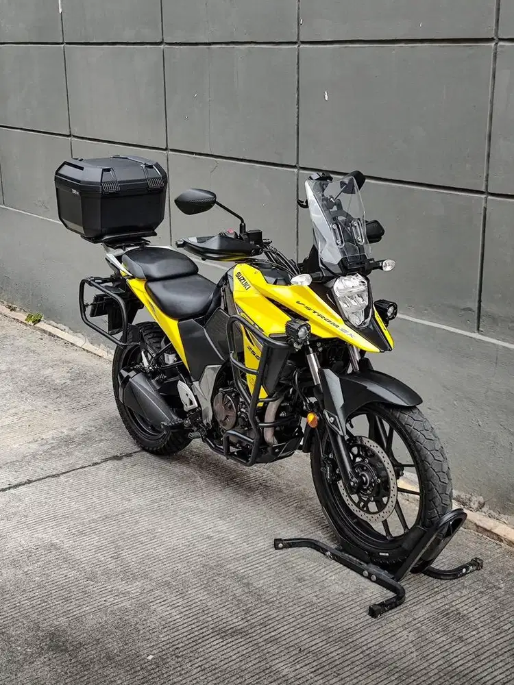 Suzuki VStrom 250 SX tahun 2023 Low Odo Mulus TT FP Like New Yellow