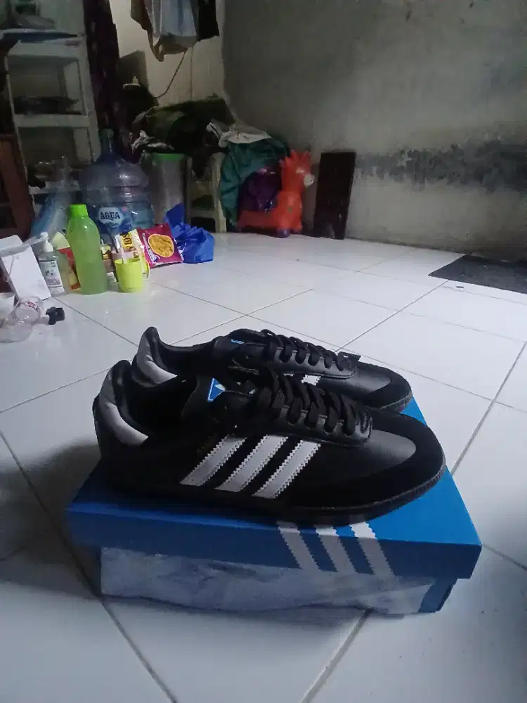 jual sepatu adidas