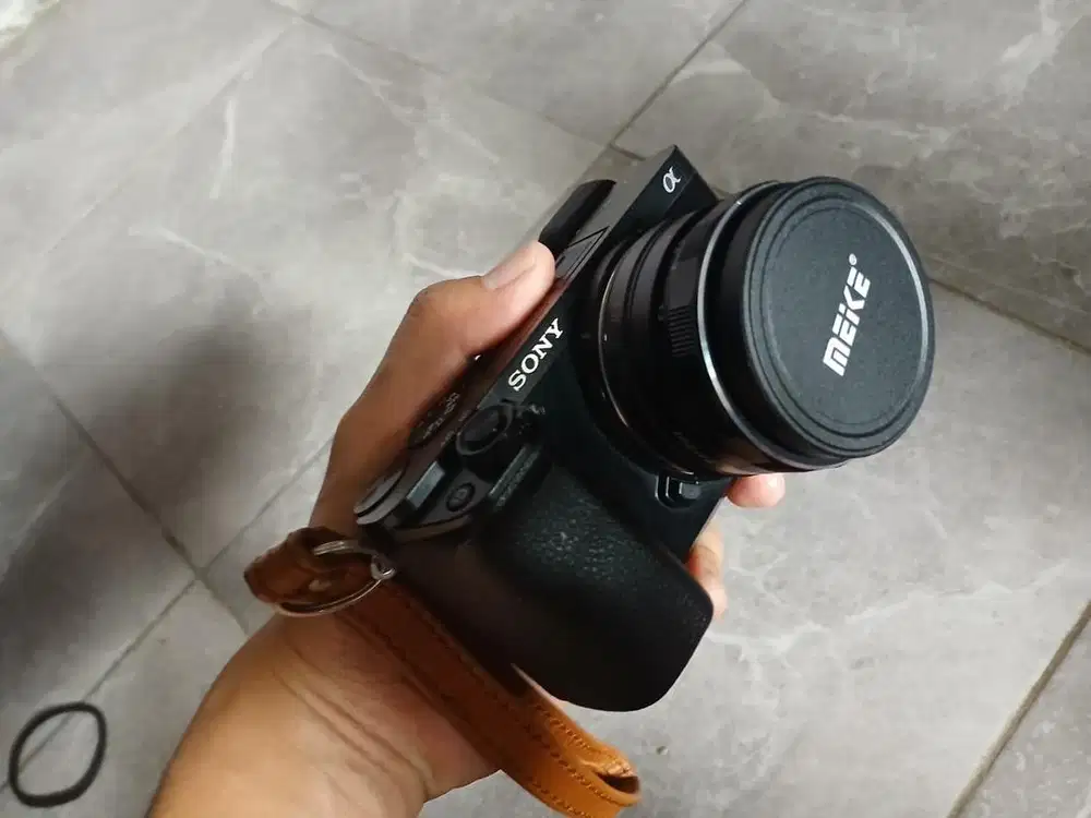 Sony A6000 + lensa Kit + Lensa meike