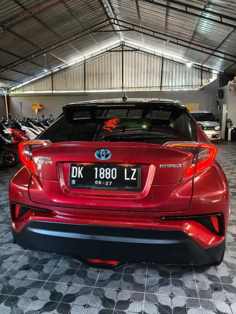 Di jual mobil CHR hibrid