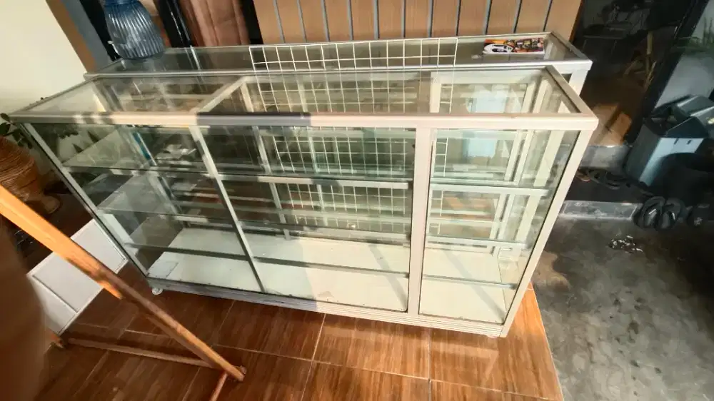 Jual Etalase kaca 180cm / 1,8 meter