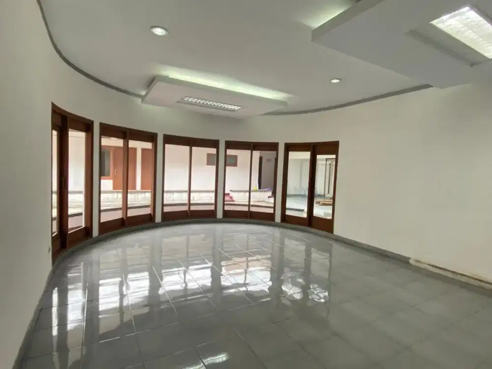 Ruang Usaha Dago Strategis untuk Bank Kafe Restoran Klinik