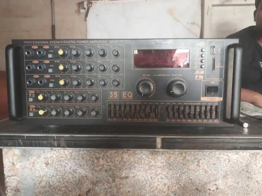 Di jual power amplifier Bismarck BA-9 siap pakai