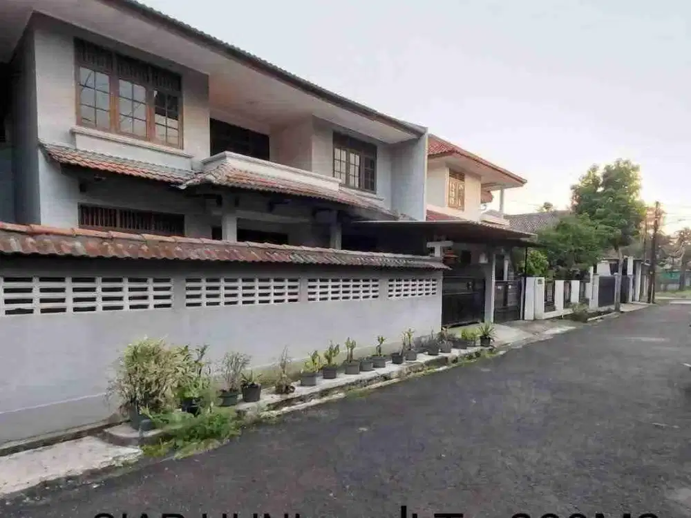 Rumah Besar di Pejaten Barat
