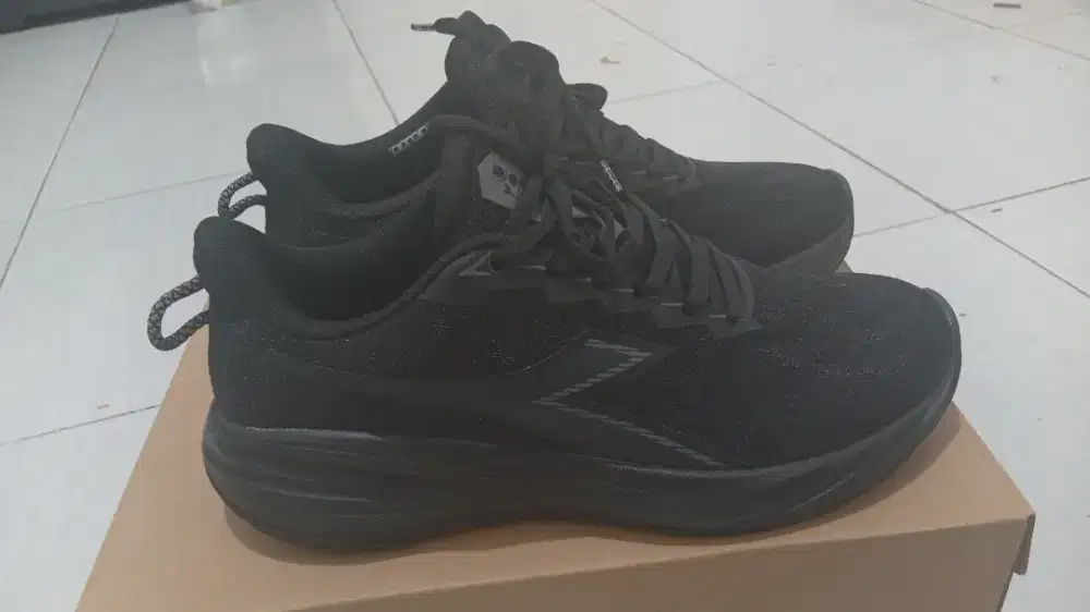ORIGINAL Diadora Reinte Running Shoes