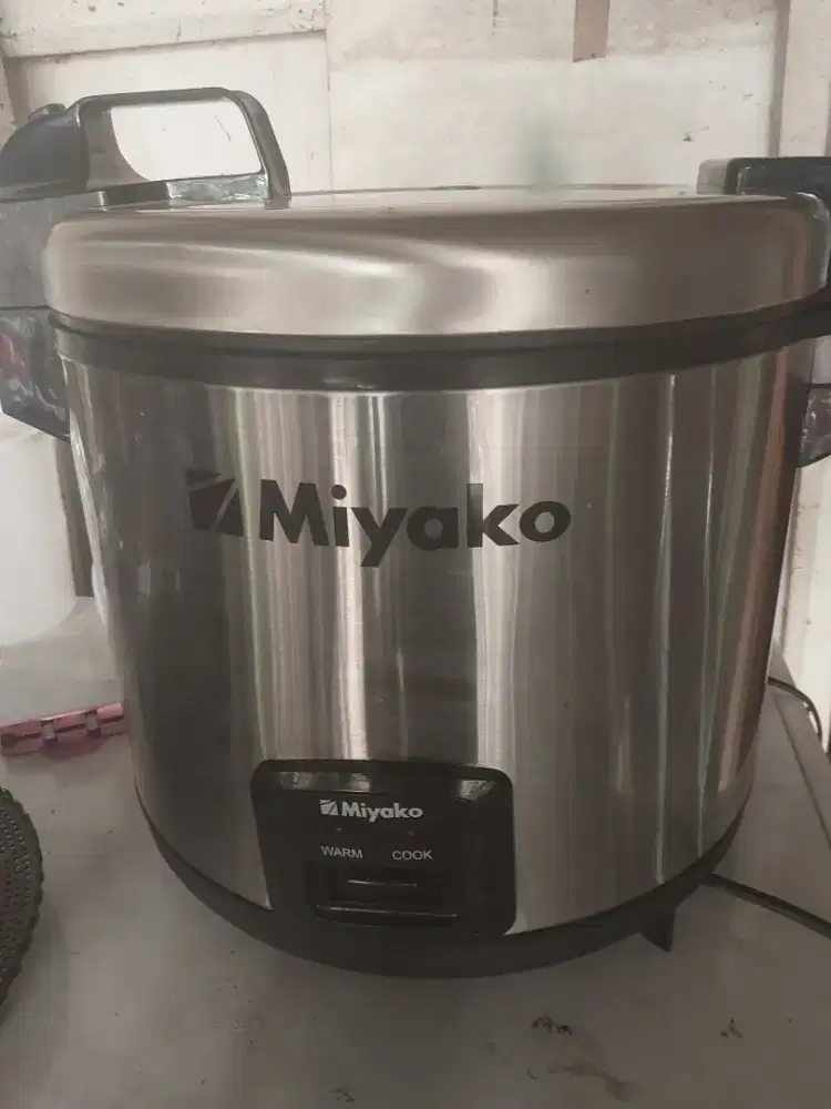 Rise cooker miyako kapasitas 6 liter,kondisi normal