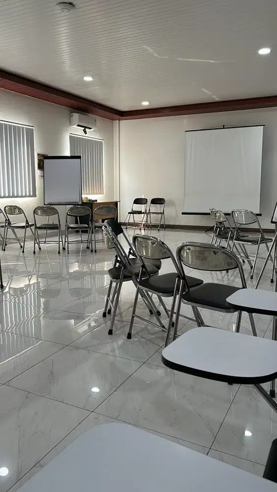 Loker Office Boy Wanita