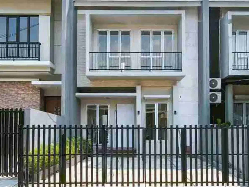 Jual cepat rumah minimalis modern style atap bajaringan. Bukit Golf Riverside Cibubur.