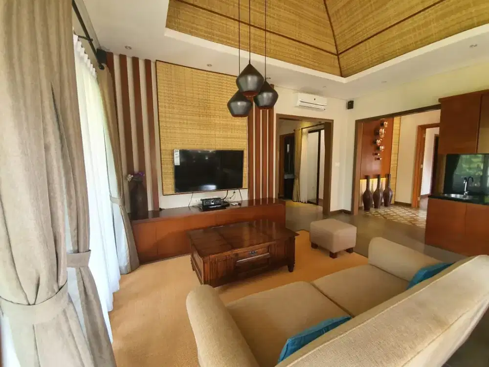 Dijual murah villa modern bergaya Bali hanya 1 jam dari Jakarta. Villa terawat dan lokasi strategis, udara sejuk tanpa polusi #vimalahillsvilla #