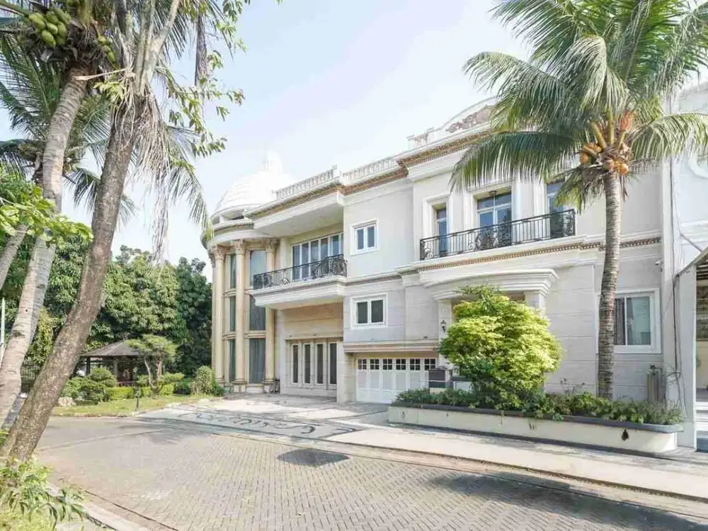 Rumah Mewah Hook di Pantai Indah Kapuk Jakarta Utara