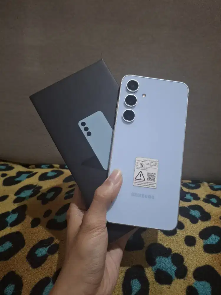 Samsung Galaxy S24 FE 5G 8/128GB Fullset Ori No Minus Sein Indonesia