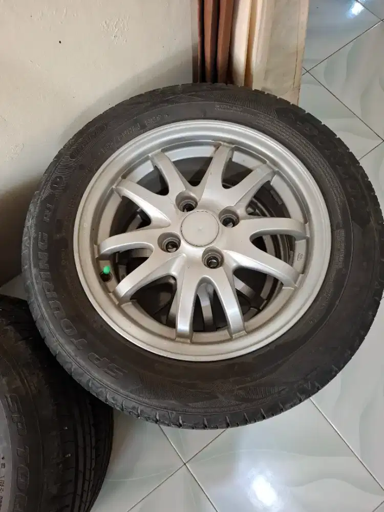 Velg dan ban oem jazz masih layak pakai