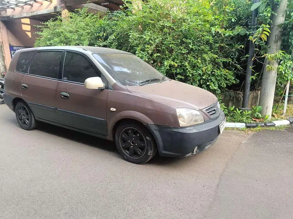 Kia Carens II 2007 Bensin