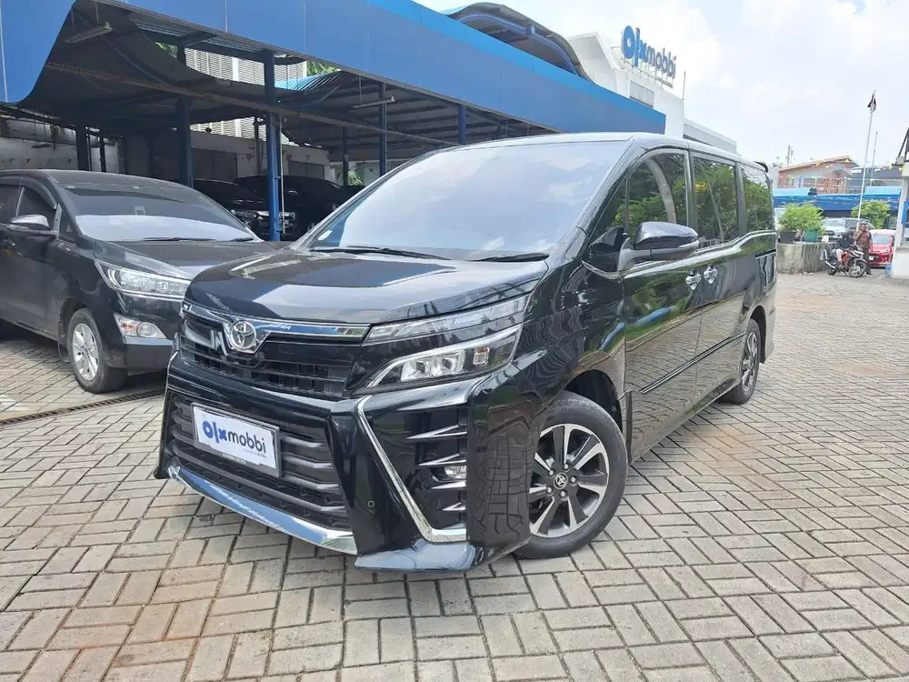 TDP 1 JUTA Toyota Voxy 2.0 Bensin-AT 2019 Hitam CUKVB
