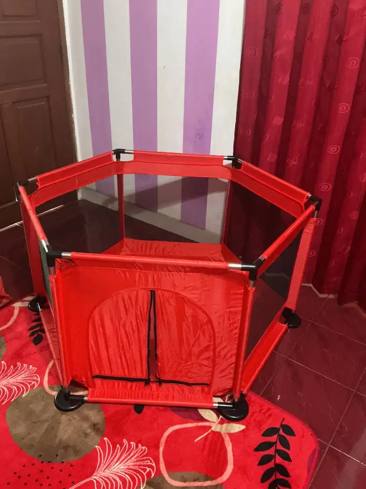 Playpen Bayi 8 Sisi Portable Merah - Like New, Baru Pakai 1x