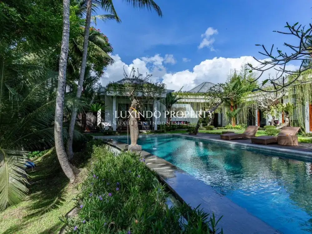 DISEWAKAN JANGKA PANJANG VILLA DENGAN 4 KAMAR TIDUR DI UBUD