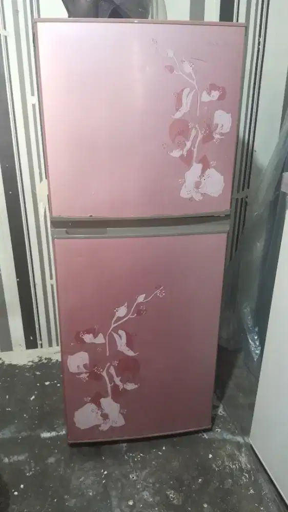 Kulkas sharp 2 pintu