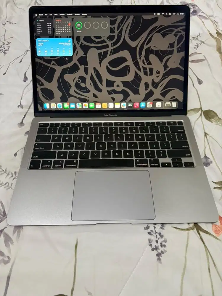 Macbook Air 2020 i3 8/256 ex iBox