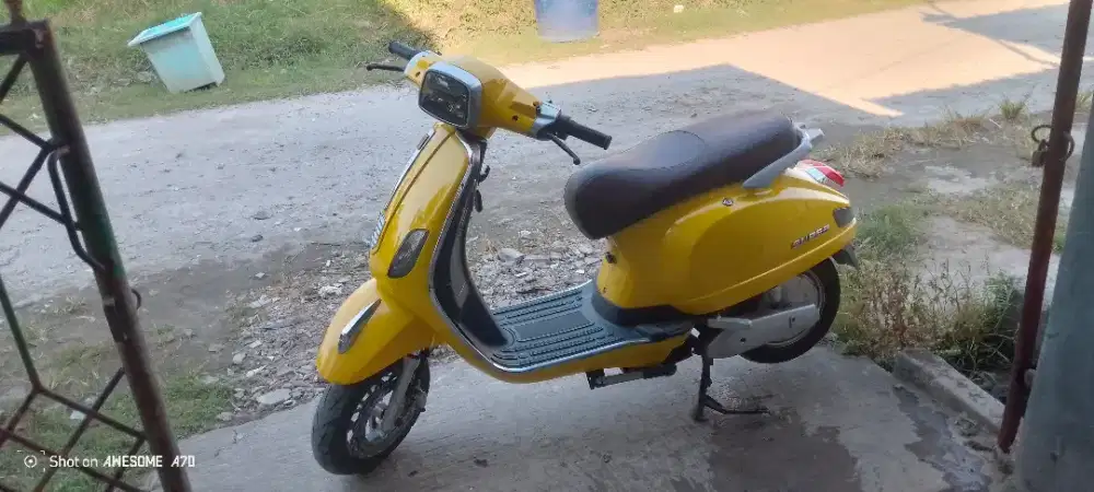 Vespa listrik siap pakai
