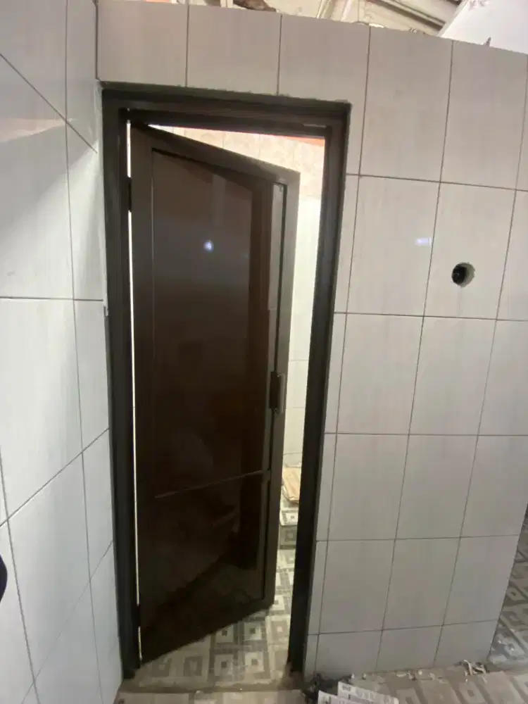Kusen aluminium pintu aluminium partisi aluminium kaca