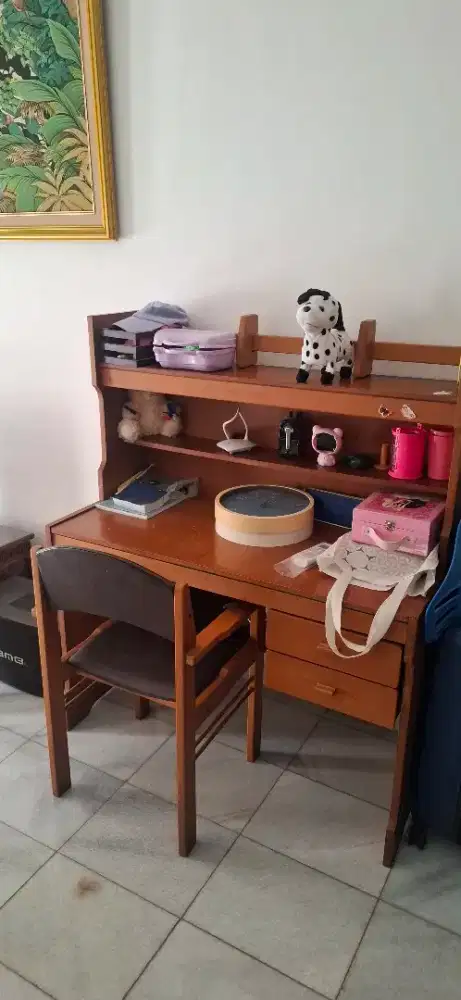 Meja belajar anak