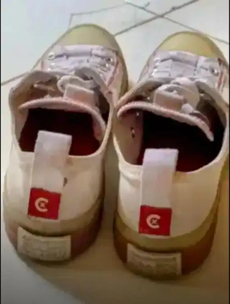 Sepatu Converse Cx original. Murah aja..
