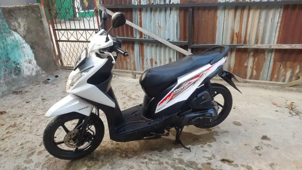 Honda beat putih