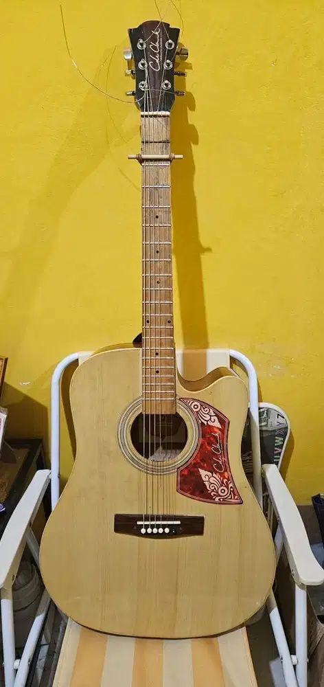 Gitar akustik Cole clark. Murah aja.. Minus dikit