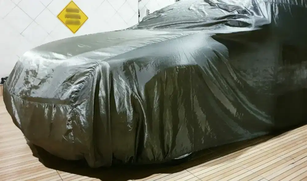 Sarung mobil sedang besar warna jarang ada cantik kondisi second