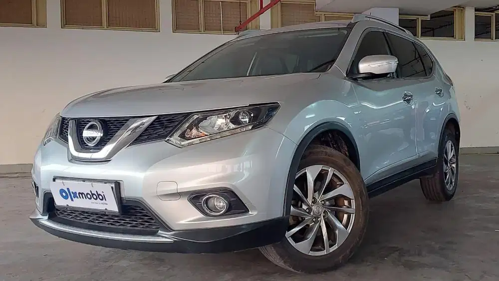 TDP 1 JUTA Nissan X-Trail 2.5 Bensin-AT 2015 Silver CSMVB