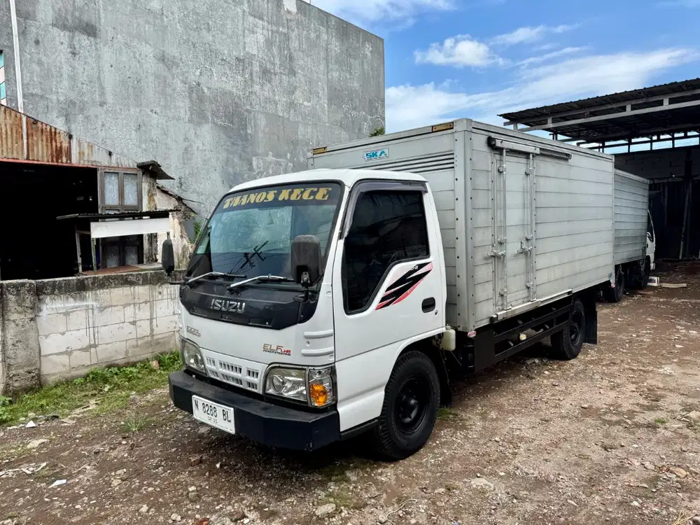 Isuzu Elf Box NKR55 LWB 4rd Long 2015 Km20rb