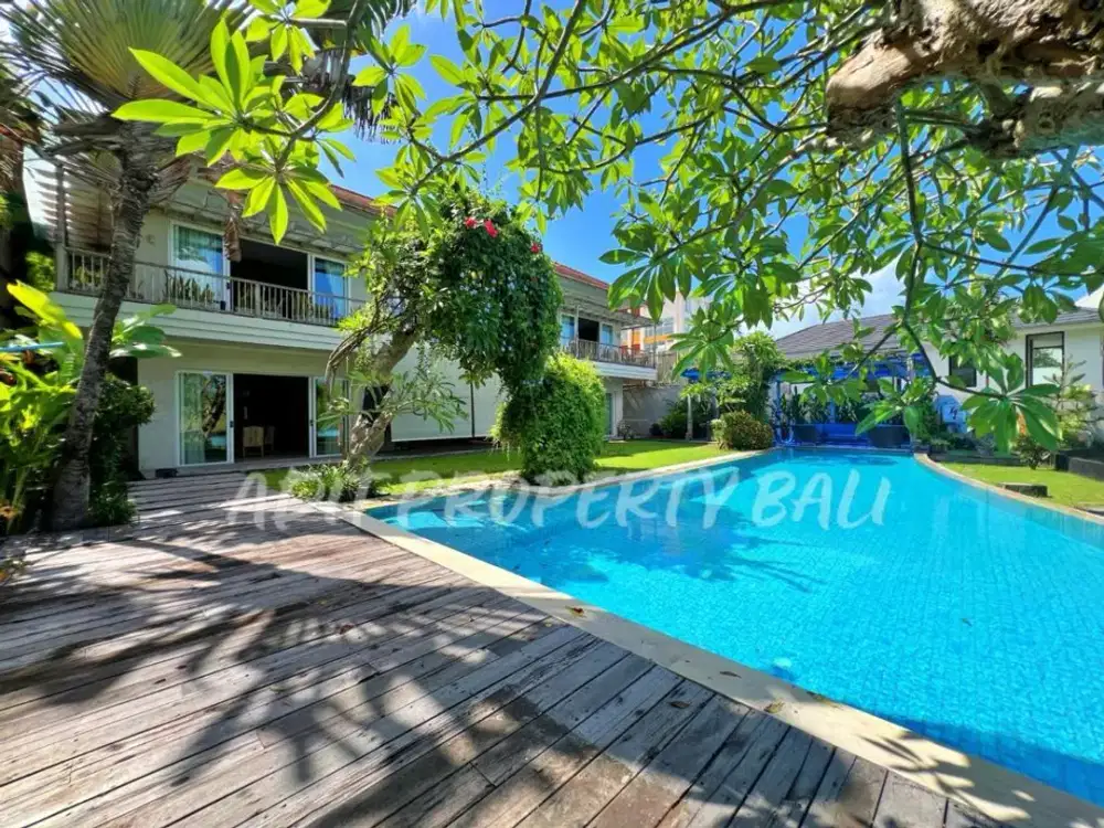 Villa view sawah pantai berawa canggu