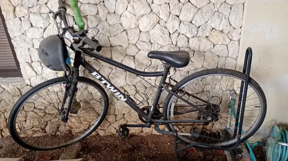 Sepeda btwin riverside 100