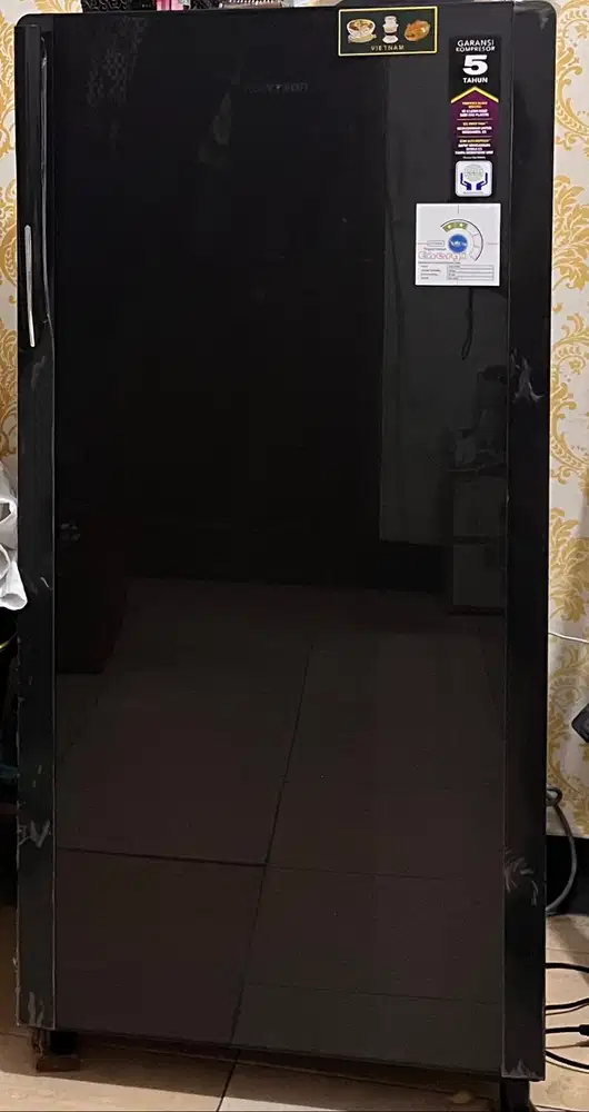 kulkas polytron 170Liter