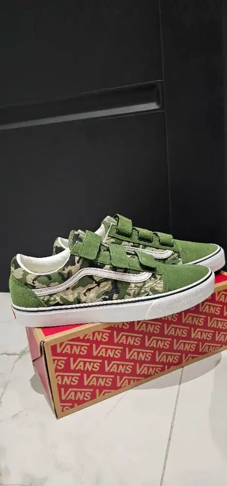 RARE! Vans oldschool JAPAN EXCLUSIVE velcro hijau size 11 / 44.5 BNIB
