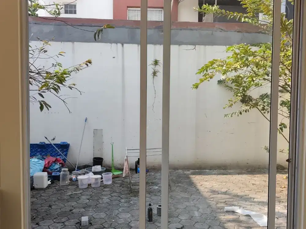 Jarang Ada!! Dijual Rumah Hoek Luas 8X20 Meter Samping Danau Lokasi Sangat Cakep!!