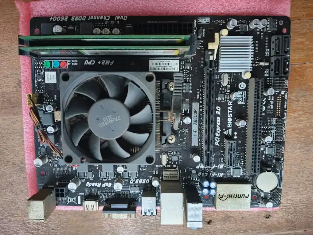 (BEKAS) Motherboard + MEMORY [2+2]GB (SERIUS CEK UNIT)